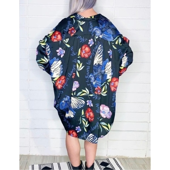 Free People Sz M Black Colorful Oversized Hawaiian Tropical Bird Shirt Tunic Top - Picture 10 of 14